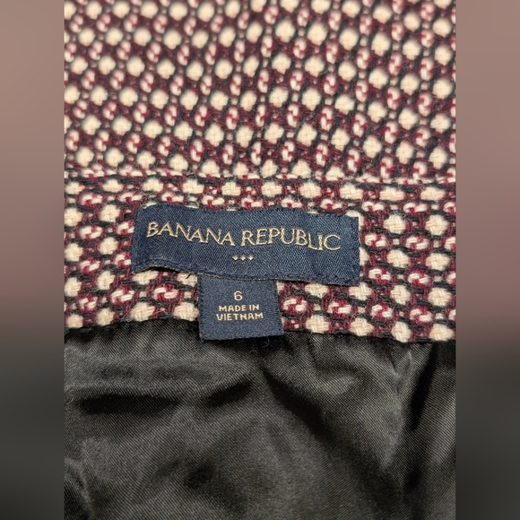 Banana Republic Textured Pink and Black Mini Skirt - Picture 5 of 10